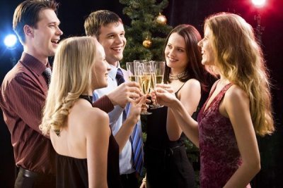 what-to-wear-to-your-office-christmas-party2